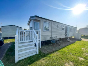 Dog-Friendly 8 Berth Caravan At Cherry Tree Holiday Park In Norfolk Ref 70363C
